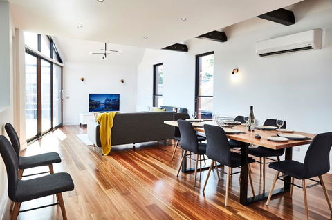 Richmond Â· 3 Level Architecturally Designed Richmond House - Tourism TAS 2