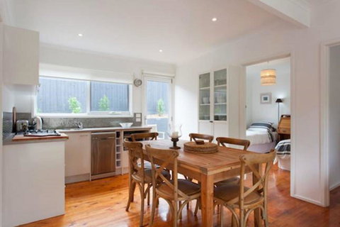 Capella Villa No. 4 - Stunning Luxury Decor Inside And Out - Hobart Tourism 6