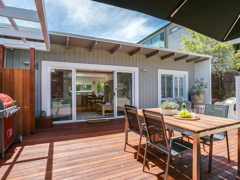 Capella Villa No. 4 - Stunning Luxury Decor Inside And Out - Hobart Tourism 8