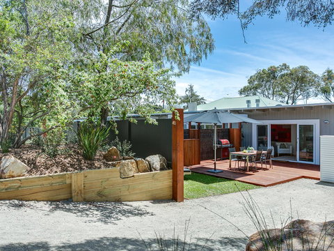 Capella Villa No. 4 - Stunning Luxury Decor Inside And Out - Hobart Tourism 7