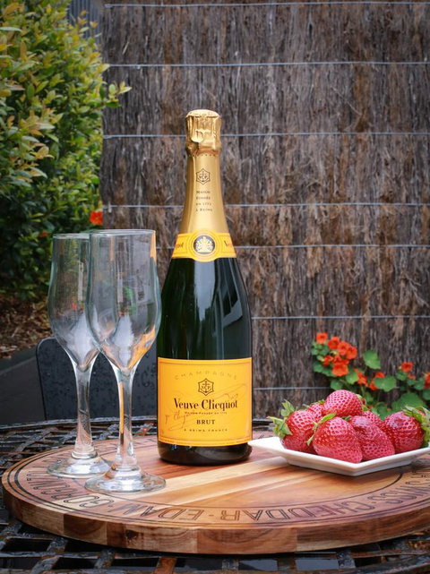 Capella Villa No. 4 - Stunning Luxury Decor Inside And Out - Hobart Tourism 12