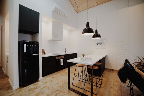 THE WAREHOUSE APARTMENTS - Hobart Tourism 11