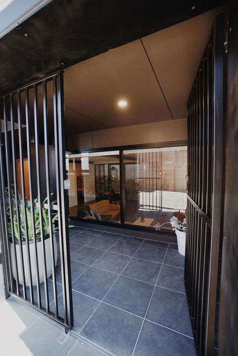 THE WAREHOUSE APARTMENTS - Hobart Tourism 4