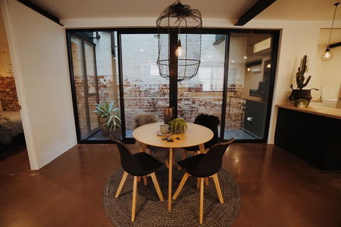 THE WAREHOUSE APARTMENTS - Hobart Tourism 7