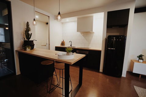 THE WAREHOUSE APARTMENTS - Hobart Tourism 8