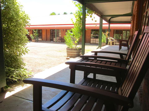 The Harrietville Snowline Hotel - Tourism TAS 6