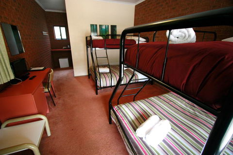 The Harrietville Snowline Hotel - Tourism TAS 4