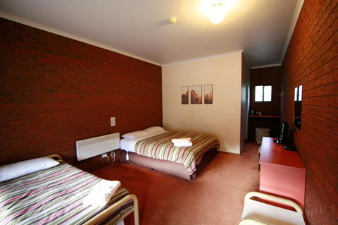 The Harrietville Snowline Hotel - Tourism TAS 27