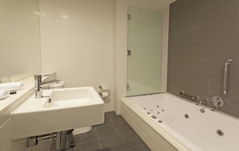 Causeway 353 Hotel - Tourism TAS 9