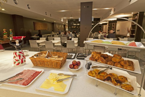 Causeway 353 Hotel - Tourism TAS 16