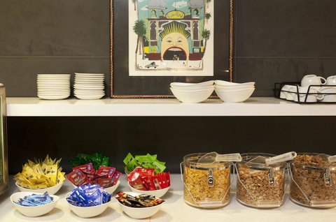 Causeway 353 Hotel - Tourism TAS 17