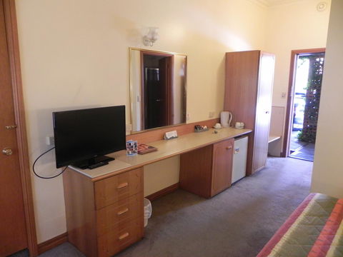 St Georges Motor Inn - Hobart Tourism 44