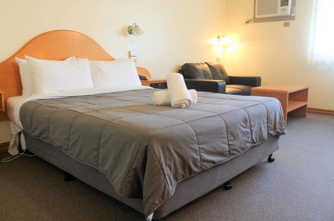 St Georges Motor Inn - Hobart Tourism 7