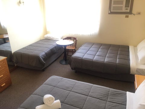 St Georges Motor Inn - Hobart Tourism 16