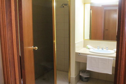 St Georges Motor Inn - Hobart Tourism 6