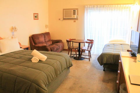 St Georges Motor Inn - Hobart Tourism 12