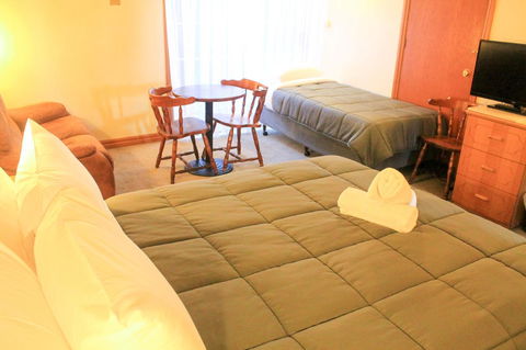 St Georges Motor Inn - Hobart Tourism 10