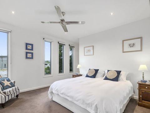 Aireys Ocean View - Hobart Tourism 7