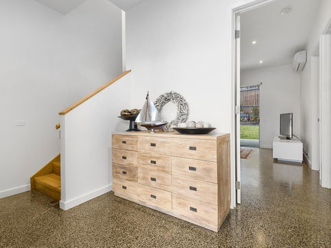 Aireys Ocean View - Hobart Tourism 11