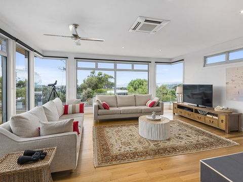 Aireys Ocean View - Hobart Tourism 0