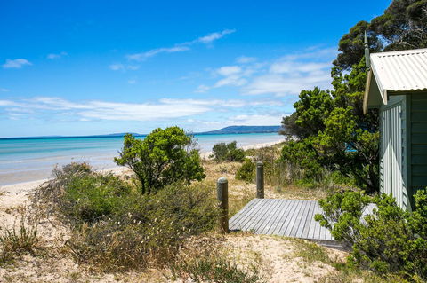 Beach Front Beauty - Ocean Front Views - Hobart Tourism 14