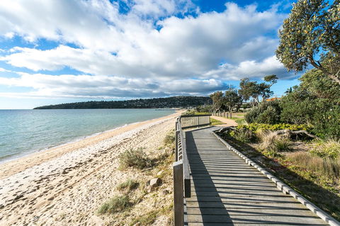 Beach Front Beauty - Ocean Front Views - Hobart Tourism 2