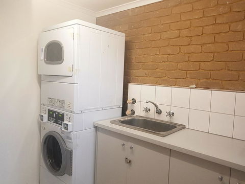 Tropicana Motor Inn - Hobart Tourism 28