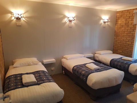 Tropicana Motor Inn - Hobart Tourism 34