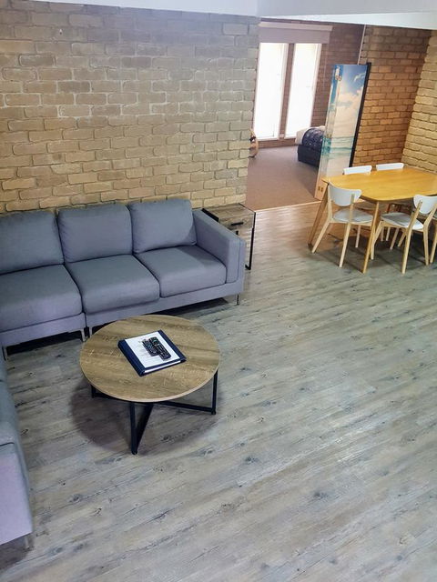 Tropicana Motor Inn - Hobart Tourism 26