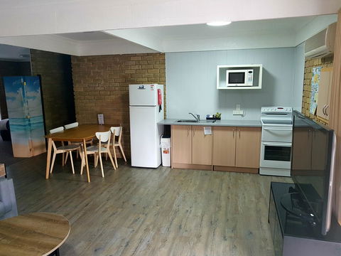 Tropicana Motor Inn - Hobart Tourism 32