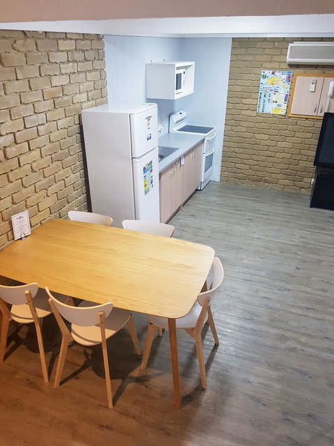 Tropicana Motor Inn - Hobart Tourism 27