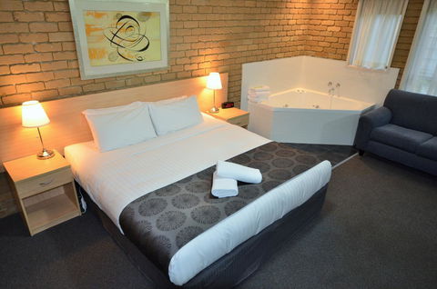 Tropicana Motor Inn - Hobart Tourism 5