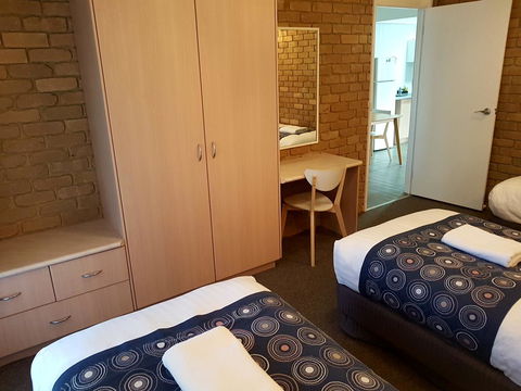 Tropicana Motor Inn - Hobart Tourism 29