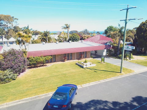 Tropicana Motor Inn - Hobart Tourism 17