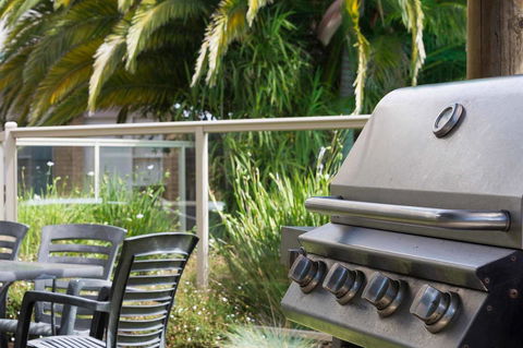 Tropicana Motor Inn - Hobart Tourism 43