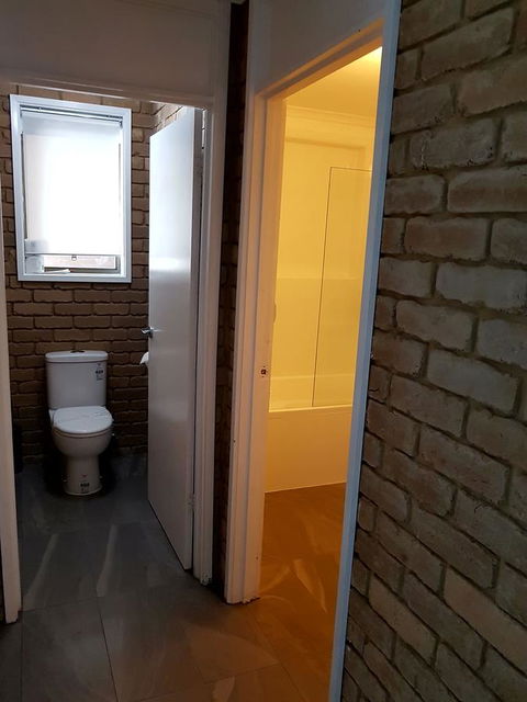 Tropicana Motor Inn - Hobart Tourism 30