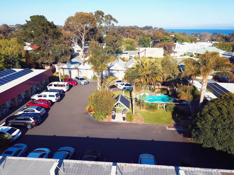 Tropicana Motor Inn - Hobart Tourism 15