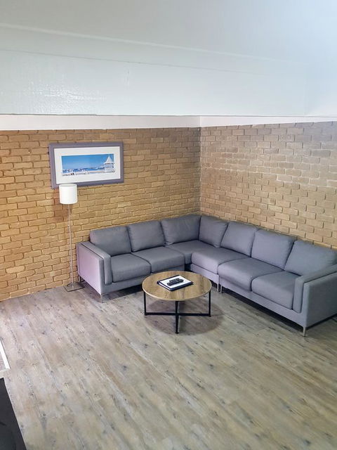 Tropicana Motor Inn - Hobart Tourism 25