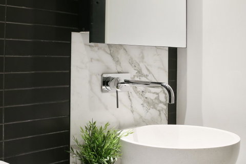 COZY 2BR Suites, FEDERATION SQUARE + FREE Parking - Tourism TAS 9