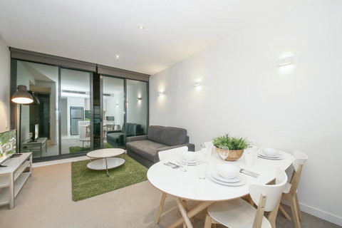 COZY 2BR Suites, FEDERATION SQUARE + FREE Parking - Tourism TAS 4