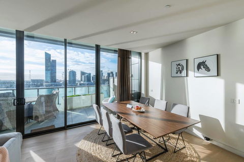 Waterfront 3 Bedroom Luxury Home Victoria Harbour - Tourism TAS 4