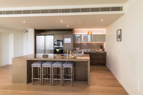 Waterfront 3 Bedroom Luxury Home Victoria Harbour - Tourism TAS 3