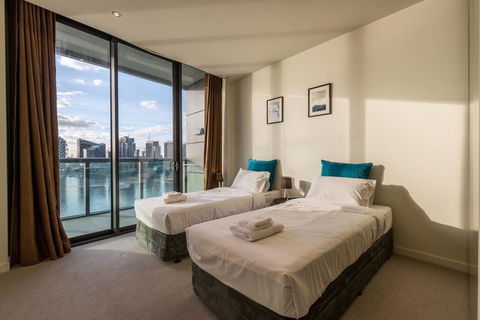 Waterfront 3 Bedroom Luxury Home Victoria Harbour - Tourism TAS 10