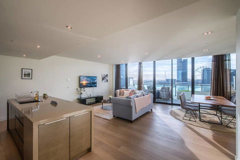 Waterfront 3 Bedroom Luxury Home Victoria Harbour - Tourism TAS 2
