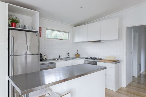 Sunset On Scott - Relax In Tranquility & Style - Hobart Tourism 9