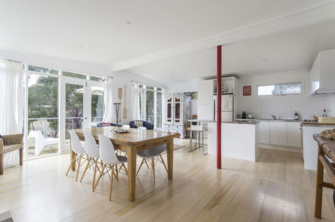 Sunset On Scott - Relax In Tranquility & Style - Hobart Tourism 1