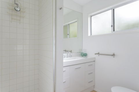 Sunset On Scott - Relax In Tranquility & Style - Hobart Tourism 14