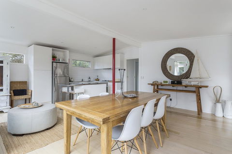 Sunset On Scott - Relax In Tranquility & Style - Hobart Tourism 6