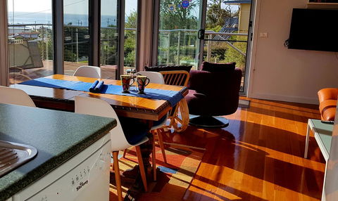 Beach Retreat Apartment Marengo - Hobart Tourism 4
