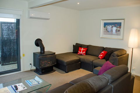 5 Whitecrest Great Ocean Road Resort - Ocean Views - Hobart Tourism 17